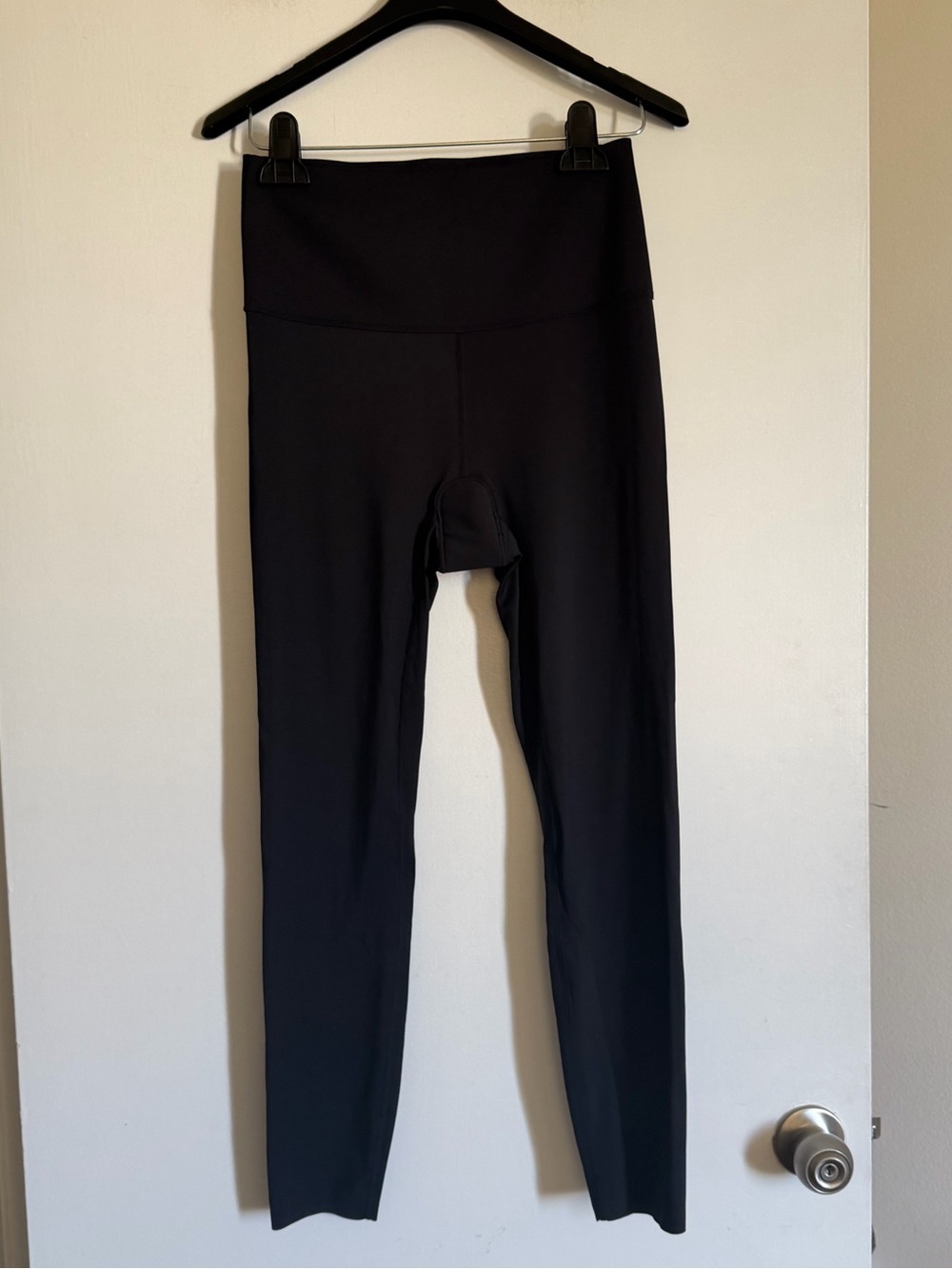 KNIX Black Coverage Lifting Contouring Fabric Leggings size Medium EUC - Picture 2 of 11
